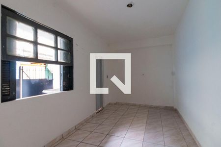 Sala/Quarto de casa para alugar com 1 quarto, 38m² em Vila Carmosina, São Paulo