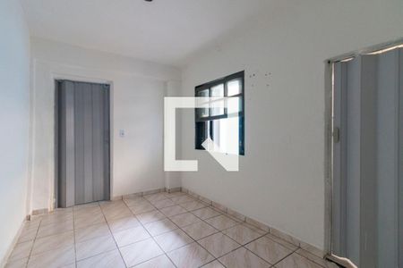 Sala/Quarto de casa para alugar com 1 quarto, 38m² em Vila Carmosina, São Paulo