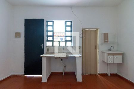 Quarto/Cozinha de kitnet/studio para alugar com 1 quarto, 30m² em Vila Carmosina, São Paulo