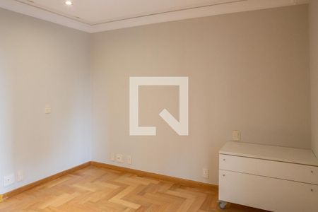 Apartamento à venda com 390m², 7 quartos e 6 vagasSuíte 2