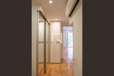 Apartamento à venda com 390m², 7 quartos e 6 vagasCloset da Suíte 1