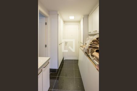 Apartamento à venda com 390m², 7 quartos e 6 vagasÁrea de Serviço