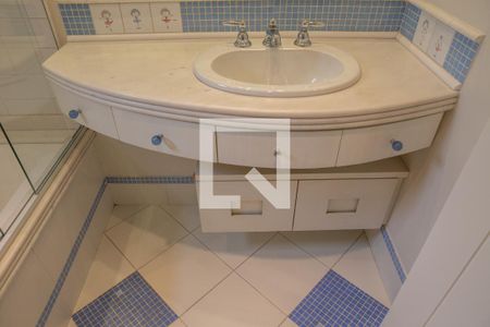 Apartamento à venda com 390m², 7 quartos e 6 vagasBanheiro da Suíte 2