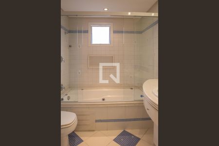 Apartamento à venda com 390m², 7 quartos e 6 vagasBanheiro da Suíte 2