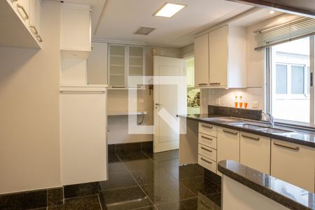 Apartamento à venda com 390m², 7 quartos e 6 vagasCozinha