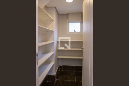 Apartamento à venda com 390m², 7 quartos e 6 vagasDespensa