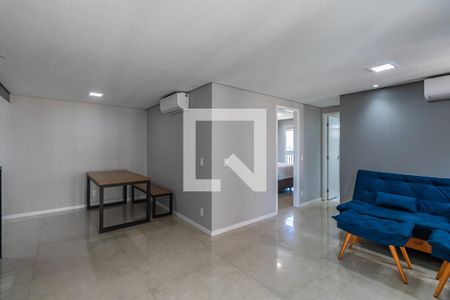 Sala de apartamento à venda com 2 quartos, 76m² em Jardim Tupanci, Barueri