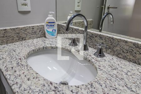 Apartamento à venda com 76m², 2 quartos e 2 vagas Apartamento à venda com 76m², 2 quartos e 2 vagasDetalhe do Banheiro da Suíte