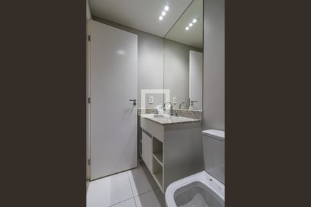 Apartamento à venda com 76m², 2 quartos e 2 vagas Apartamento à venda com 76m², 2 quartos e 2 vagasBanheiro da Suíte