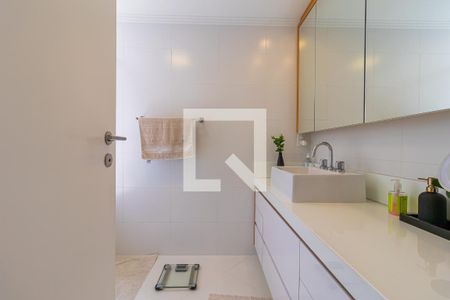 Apartamento à venda com 198m², 3 quartos e 5 vagasBanheiro da Suíte 1