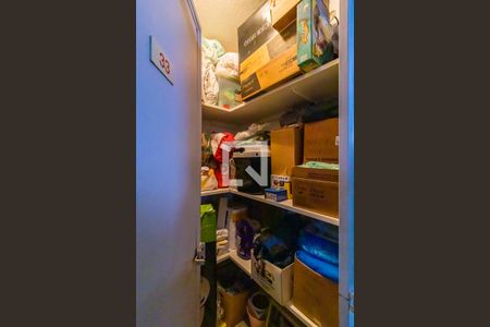 Apartamento à venda com 198m², 3 quartos e 5 vagasDepósito