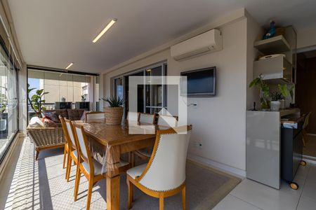 Apartamento à venda com 198m², 3 quartos e 5 vagasSacada