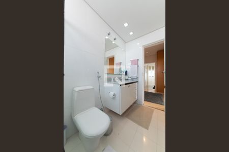 Apartamento à venda com 155m², 3 quartos e 2 vagasBanheiro do Quarto 1 e 2