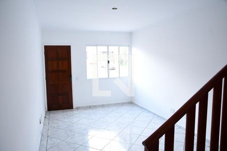 Sala de casa de condomínio para alugar com 2 quartos, 70m² em Parque Frondoso, Cotia