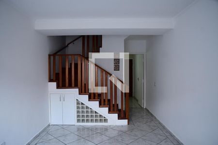 Sala de casa de condomínio para alugar com 2 quartos, 70m² em Parque Frondoso, Cotia