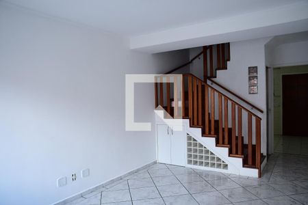 Sala de casa de condomínio para alugar com 2 quartos, 70m² em Parque Frondoso, Cotia