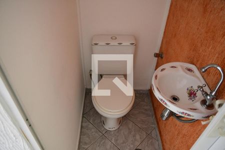 Lavabo de casa de condomínio para alugar com 2 quartos, 70m² em Parque Frondoso, Cotia