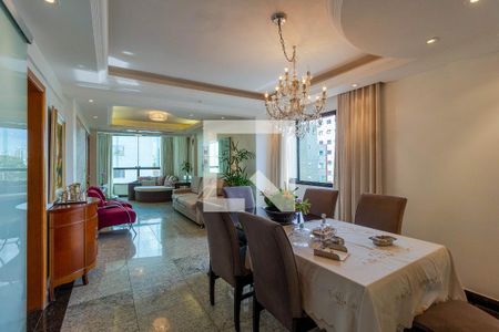 Apartamento à venda com 250m², 3 quartos e 2 vagasSala