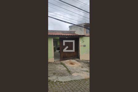 Casa à venda com 160m², 3 quartos e 2 vagas Casa à venda com 160m², 3 quartos e 2 vagasFachada