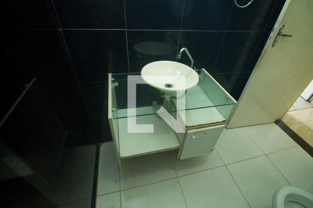 Casa à venda com 160m², 3 quartos e 2 vagas Casa à venda com 160m², 3 quartos e 2 vagasBanheiro