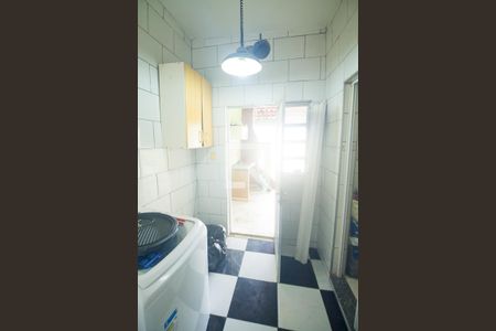 Casa à venda com 160m², 3 quartos e 2 vagas Casa à venda com 160m², 3 quartos e 2 vagasÁrea de Serviço