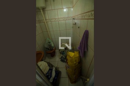 Casa à venda com 160m², 3 quartos e 2 vagas Casa à venda com 160m², 3 quartos e 2 vagasBanheiro de Serviço