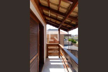 Casa à venda com 200m², 3 quartos e 4 vagasSacada da Suíte