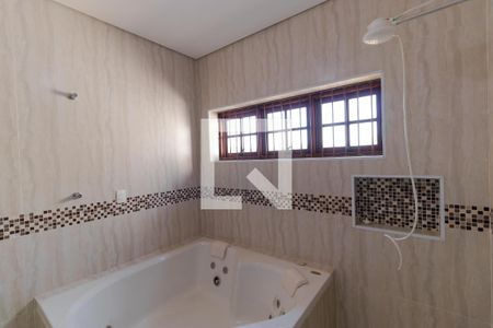 Casa à venda com 200m², 3 quartos e 4 vagasBanheiro da Suíte