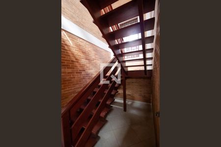 Casa à venda com 200m², 3 quartos e 4 vagasEscada