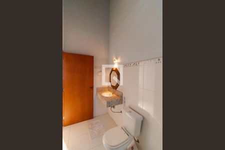 Casa à venda com 200m², 3 quartos e 4 vagasBanheiro 02