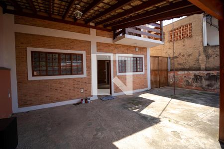 Casa à venda com 200m², 3 quartos e 4 vagasGaragem