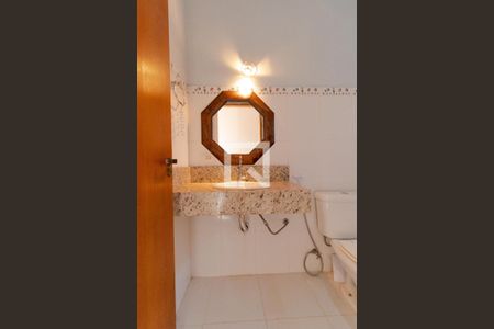 Casa à venda com 200m², 3 quartos e 4 vagasBanheiro 02