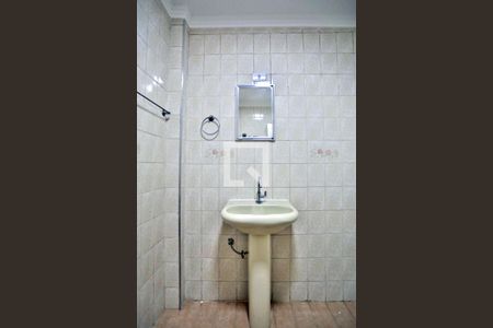 Banheiro de apartamento para alugar com 2 quartos, 80m² em Encruzilhada, Santos