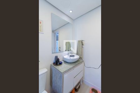 Casa de condomínio à venda com 255m², 3 quartos e 2 vagas Casa de condomínio à venda com 255m², 3 quartos e 2 vagasBanheiro Corredor