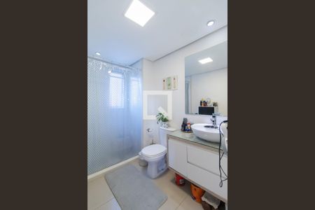 Casa de condomínio à venda com 255m², 3 quartos e 2 vagas Casa de condomínio à venda com 255m², 3 quartos e 2 vagasBanheiro Corredor