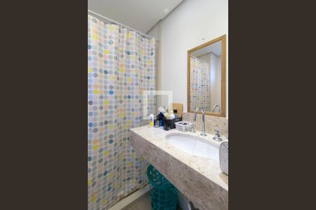 Casa de condomínio à venda com 255m², 3 quartos e 2 vagas Casa de condomínio à venda com 255m², 3 quartos e 2 vagasBanheiro do Quarto 2