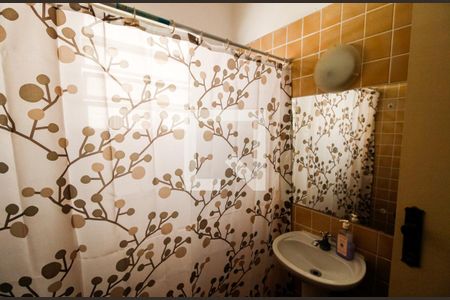 Casa à venda com 172m², 4 quartos e 2 vagasBanheiro 