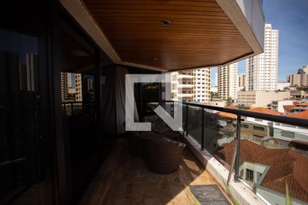 Apartamento à venda com 249m², 3 quartos e 2 vagas Apartamento à venda com 249m², 3 quartos e 2 vagasVaranda