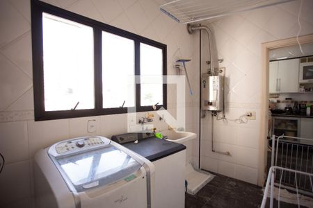 Apartamento à venda com 249m², 3 quartos e 2 vagas Apartamento à venda com 249m², 3 quartos e 2 vagasÁrea de Serviço