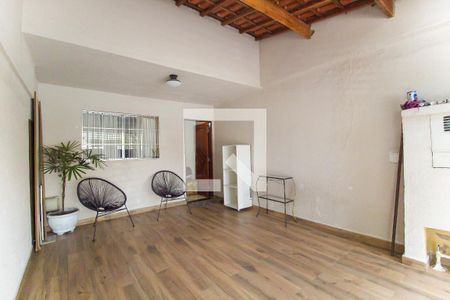 Garagem de casa à venda com 3 quartos, 130m² em Vila Taquari, São Paulo