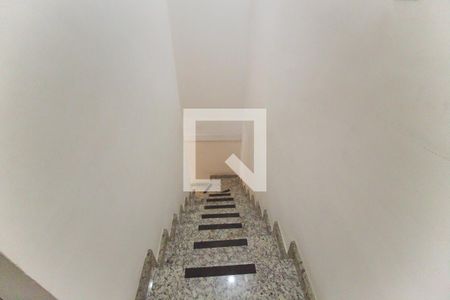 Escada de casa à venda com 3 quartos, 130m² em Vila Taquari, São Paulo