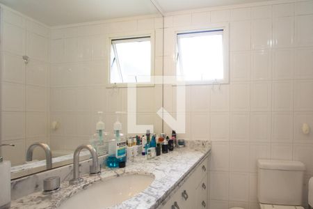 Apartamento à venda com 71m², 2 quartos e 2 vagasBanheiro da Suíte