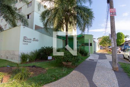 Apartamento à venda com 80m², 3 quartos e 1 vaga Apartamento à venda com 80m², 3 quartos e 1 vagaFachada e portaria