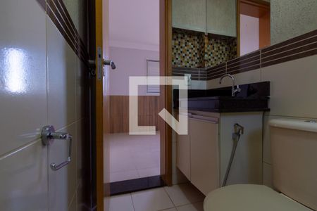 Apartamento à venda com 80m², 3 quartos e 1 vaga Apartamento à venda com 80m², 3 quartos e 1 vagaBanheiro da Suíte 1
