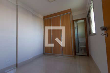 Apartamento à venda com 80m², 3 quartos e 1 vaga Apartamento à venda com 80m², 3 quartos e 1 vagaSuíte 2