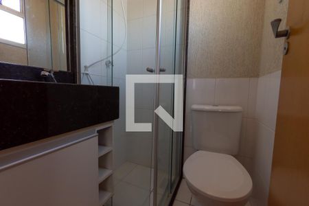 Apartamento à venda com 80m², 3 quartos e 1 vaga Apartamento à venda com 80m², 3 quartos e 1 vagaBanheiro da Suíte 2