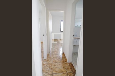 Corredor  de apartamento à venda com 2 quartos, 63m² em Parque Taboão, Taboão da Serra