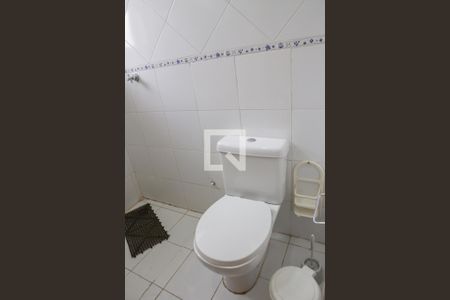 Casa à venda com 180m², 3 quartos e 1 vaga Casa à venda com 180m², 3 quartos e 1 vagaBanheiro da Suíte 2