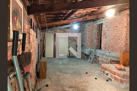 Casa à venda com 212m², 3 quartos e 3 vagas Casa à venda com 212m², 3 quartos e 3 vagasComodo de Serviço