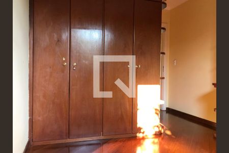 Casa à venda com 212m², 3 quartos e 3 vagas Casa à venda com 212m², 3 quartos e 3 vagasQuarto 1